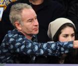 John McEnroe assiste au match de basket Lakers/Utah Jazz, avec trois jeunes : qui sont-ils ?