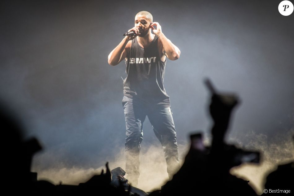 Le rappeur Drake en concert au London O2 Arena lors du 'Boy Meets World' world tour à Londres, le 5 février 2017 © Myles Wright via Zuma/Bestimage