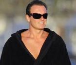 Les people enfilent leur robe de chambre : Julian McMahon 