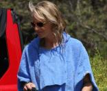 Les people enfilent leur robe de chambre : Helen Hunt 