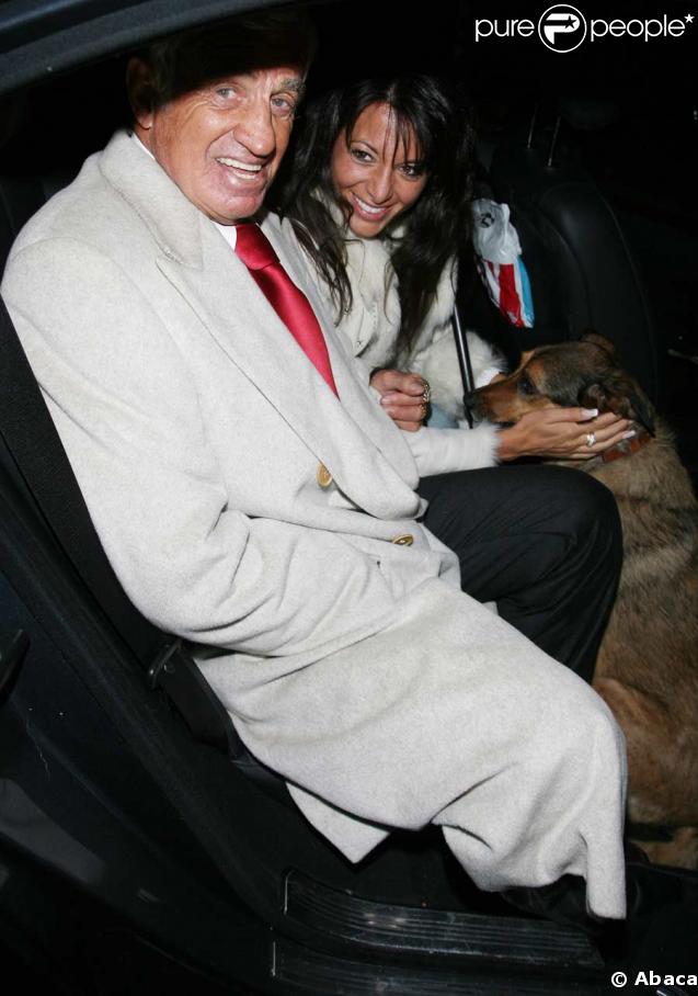 Jean-Paul Belmondo et Barbara Gandolfi à la première d' Un homme et son chien  au Gaumont Marignan
