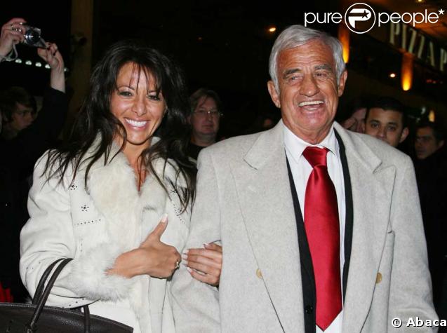 Jean-Paul Belmondo et Barbara Gandolfi à la première d' Un homme et son chien  au Gaumont Marignan
