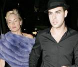 Sharon Stone et son petit ami à la sortie de Katsuya, à Hollywood