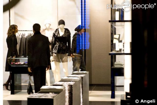 David Beckham et Roberta Armani en pleine séance shopping à Milan