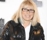 Mireille Darc était rayonnante à la première française de  Doubt  