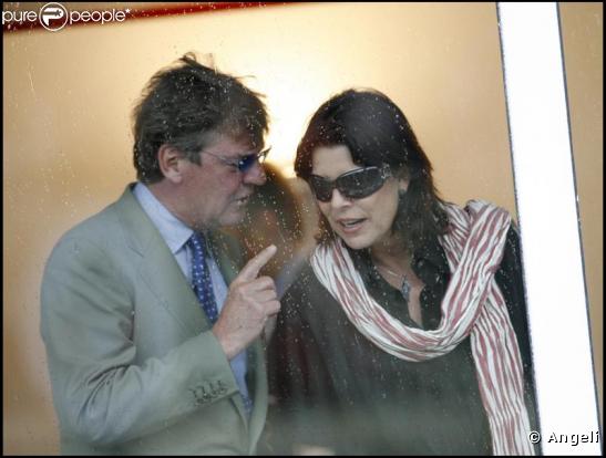 Caroline de Monaco et son mari Ernst August de Hanovre lors du Grand Prix de Formule 1 en mai 2008. Toujours une grande complicité entre les deux époux...