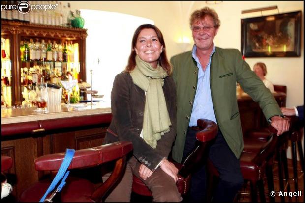Caroline de Monaco et son mari Ernst August de Hanovre à une exposition privée des bijoux à Salzbourg en août 2008. Plus les années passent, plus le couple est épanoui...