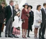Caroline de Monaco et son mari Ernst August de Hanovre lors de fête nationale monégasque en novembre 2007. Ils sont entourés par leur fille Alexandra, Stéphanie, Charlotte et Pierre. 