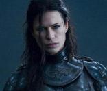 Rhona Mitra dans 