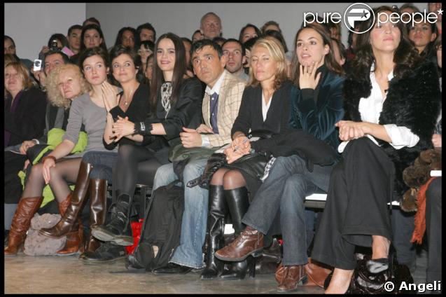 Linda Hardy et Bérénice Béjo au défilé de Stéphane Rolland au Palais de Tokyo, le 26/01/09