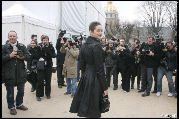 Marion Cotillard, une véritable étoile au défilé Dior Haute Couture aujourd'hui au musée Rodin à Paris