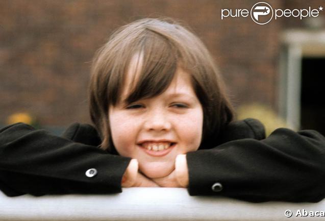 Dès 1961, l'Oscar jeune disparaît : les enfants concourent avec les adultes. La moins âgée qui recevra un prix est Tatum O'Neal pour La Barbe à papa (1973). Mais sa vie familiale chaotique l'empêche de profiter de sa notoriété.
