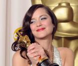 En 2008, Marion Cotillard remporte aussi l'Oscar de la meilleure actrice mais dans un film en français : La Môme d'Oliver Dahan. 
