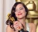 En 2008, Marion Cotillard remporte aussi l'Oscar de la meilleure actrice mais dans un film en français : La Môme d'Oliver Dahan.