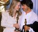 Meryl Streep détient quant à elle le record du nombre de nominations pour l'Oscar, quatorze, et l'obtiendra pour Le Choix de Sophie (1982) et Kramer contre Kramer (1980) avec son partenaire à l'écran Dustin Hoffman !