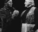 Pour dénoncer la place des Indiens d'Amérique du Nord dans le cinéma, Marlon Brando refuse en 1972 son Oscar pour Le Parrain et demande à une activiste Indienne de se présenter à sa place qui fera un discours sur sa condition.