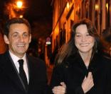 Nicolas Sarkozy et son épouse Carla dans la voie privée menant à l'hôtel particulier de la chanteuse