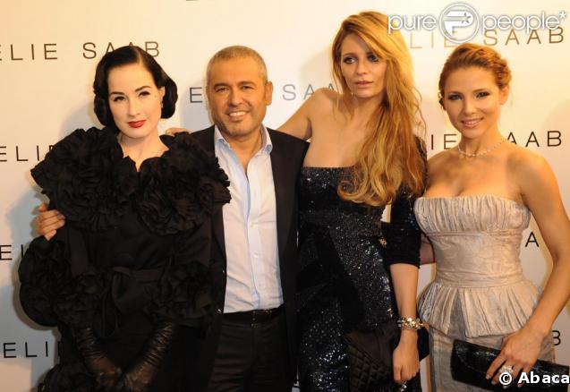 Mischa Barton a brillé hier au défilé Elie Saab entourée du créateur, de Elsa Pataky et Dita von Teese 