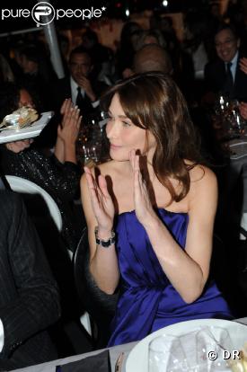 Carla Bruni, magnifique Première dame au dîner de la mode