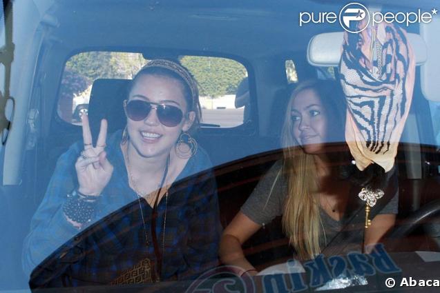 Miley Cyrus et son look bling-bling, avec sa soeur Brandi 