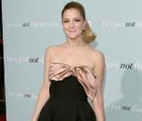 Drew Barrymore dans une robe noire charmante  