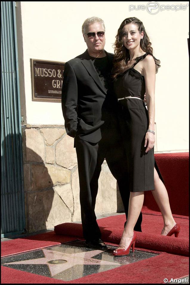 William Petersen récompensé sur Hollywood Boulevard, avec sa femme Gina 