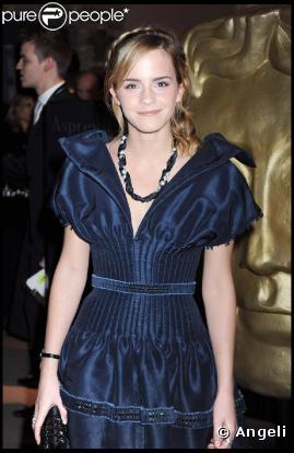 Emma Watson était adorable à la soirée des Pré-Bafta, au Aspreys, à Londres, le 7 février 2009, dans une très jolie robe bleue.
