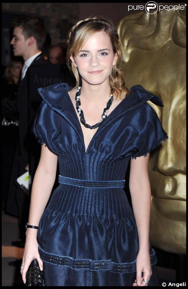 Emma Watson était adorable à la soirée des Pré-Bafta, au Aspreys, à Londres, le 7 février 2009, dans une très jolie robe bleue. 