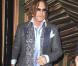 Mickey rourke quitte la soirée des Pré-Bafta, au Aspreys, à Londres, le 7 février 2009... seul ! Mais où est-donc est passée la jolie Sharon Stone ? Peut-être s'est-elle enfin aperçue qu'il portait des pantoufles-chaussures ?  Quel look, Mickey !<br 