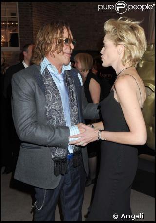 Sharon Stone et Mickey Rourke, main dans la main... Un nouveau couple en vue ?