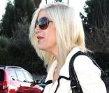 Tori Spelling gère sa garde-robe : classe et moderne