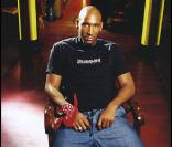 Nicolas Anelka se la joue beau-mâle