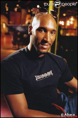 Nicolas Anelka se la joue beau-mâle