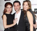 Debra Messing, radieuse au côté de David Alan Basche et Alysia Reiner