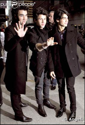 Kevin, Nick et Joe : les Jonas Brothers passionnent les foules (plutôt jeunes) et sont... partout !