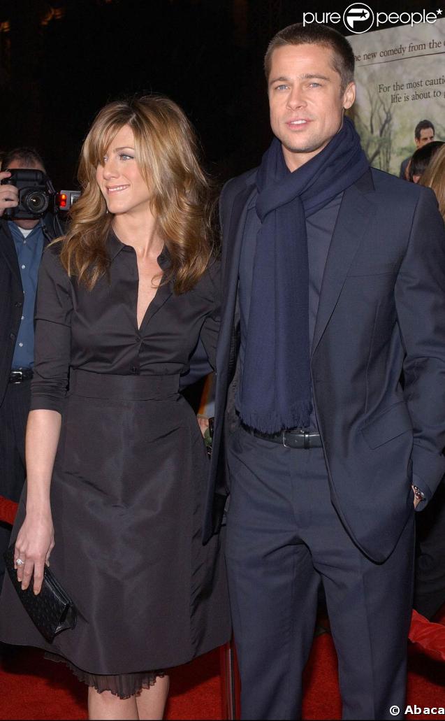 En 2004, on les voit absolument magnifiques ! Malheureusement, on connaît le dénouement de leur histoire d'amour en 2005... Jennifer Aniston mettra du temps à se relever de cette rupture douloureuse. 