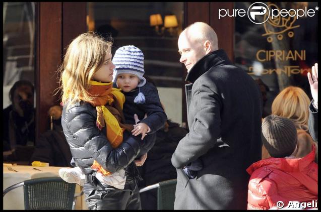 Natalia Vodianova et sa famille... Justin Portman son mari, et leurs deux enfants Lucas et Neva 