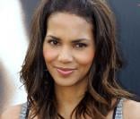 Halle Berry... un corps à damner et un air mutin... deux atouts évidents dans la jungle hollywoodienne ! 