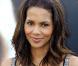 Halle Berry... un corps à damner et un air mutin... deux atouts évidents dans la jungle hollywoodienne ! 