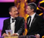 Contre toute attente, Dany Boon, ici avec Antoine de Caunes, était présent lors des César 2009, et a remis celui du Meilleur premier film à Philippe Claudel