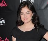 Lucy Hale à la fête donnée pour les 50 ans de Barbie, à Malibu 