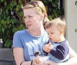 Melissa Joan Hart et son fils Braydon, née en mars 2008