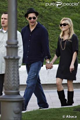 La comédienne Reese Witherspoon et son chéri Jake Gyllenhaal visitent le célèbre musée du Prado, à Madrid, le 12 mars 2009, à l'occasion de la présence de l'actrice en Espagne pour la promotion de Monstres contre Aliens !