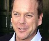 Le comédien Kiefer Sutherland à la sortie d'un restaurant, à Madrid, le 12 mars 2009, à l'occasion de sa présence en Espagne pour la promotion de 