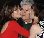 Pénelope Cruz, Pedro Almodovar et Blanca Portillo lors de la présentation à Madrid de Los Abrazos Rotos