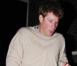 Le Prince Harry et ses ongles vernis