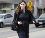 Jennifer Garner se fait un déjeuner entre filles dans West Hollywood, hier 
