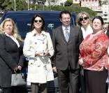 Caroline de Monaco reçoit les clés d'un nouveau minibus pour son association  Jeunes J'écoute . 23/03/09