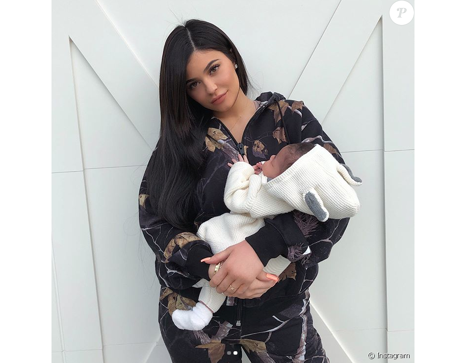 Kylie Jenner prend la pose avec sa fille Stormi le 1er mars 2018