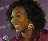 Serena Williams, la star du tennis, vous présente ses bijoux et accessoires.